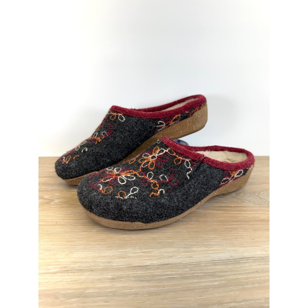 Taos Clogs Woolflower Grey Embroidered Floral Slip On Shoes Women 40 Boho Chic - Picture 2 of 7